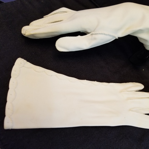 Vintage Accessories - Vintage Ladies Evening Gloves - White